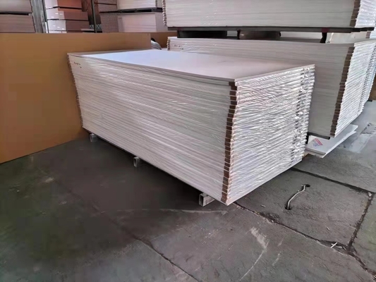 kopen Hard Hoogdichtheid 1220*2440mm Wit PVC-schuimplaat Forex Celuka Voor meubelreclame online manufacture