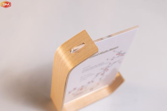 kopen Aangepaste L-vorm 7 inch acryl foto frame met hout basis acryl frame stand online manufacture