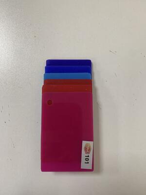 kopen 20 mm dik vervaagwerend gekleurd gegoten acrylplaat voor binnen- en buitentoepassingen online manufacture