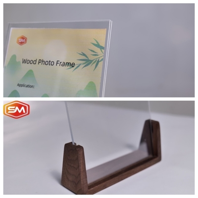 Duidelijke Perspex-plastic fotoramen Acryl fotoramer met houten basis
