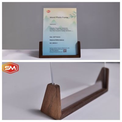 Hoogwaardig acryl fotoraam met basis uit walnoothout